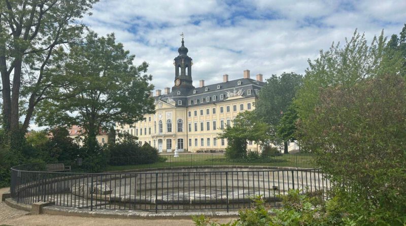 Schloss Hubertusburg von der Rosswäsche aus betrachtet